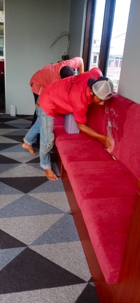 Jasa Cuci Sofa Kain